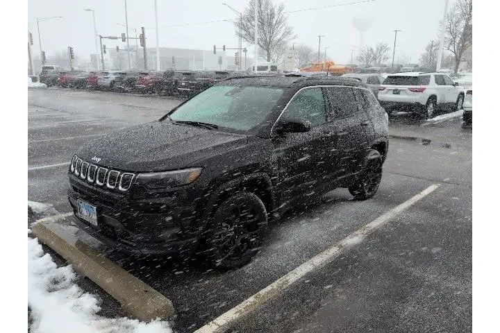 $21956 : Jeep Compass 2022 4x4 Latitu image 1