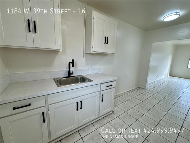 $1950 : LOS ANGELES image 3