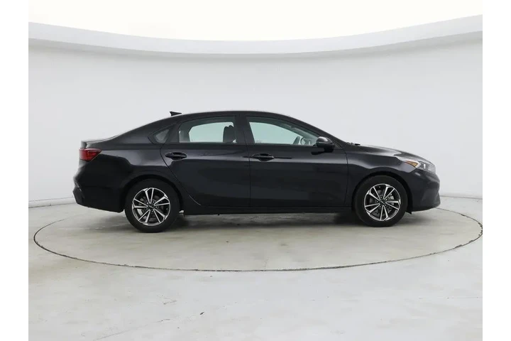 $18998 : Kia Forte 2023 LXS 4dr Sedan image 7