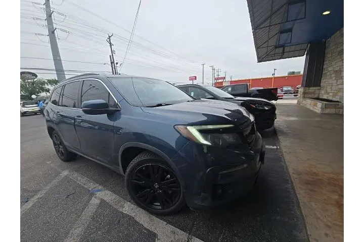 $25998 : Honda Pilot 2022 SE 4dr SUV image 2