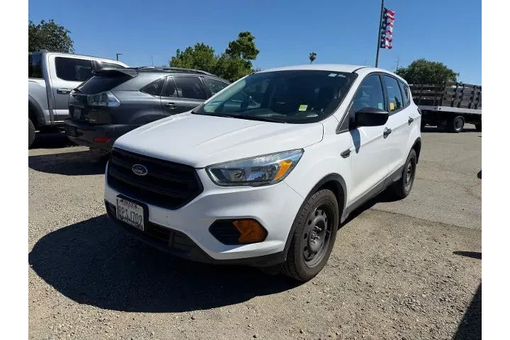 $7000 : Ford Escape 2017 S 4dr SUV image 1
