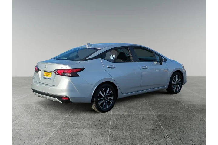 $19950 : Nissan Versa 2023 SV 4dr Sed image 5