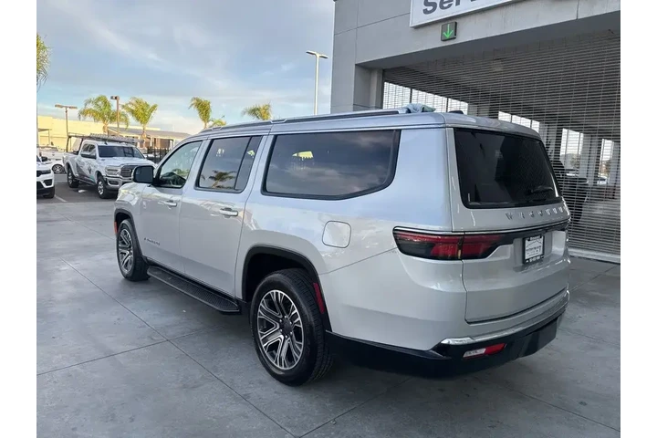 $39104 : Jeep Wagoneer L 2024 4x4 Ser image 6