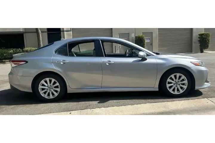 $23000 : Toyota Camry 2019 SE 4dr Sed image 3