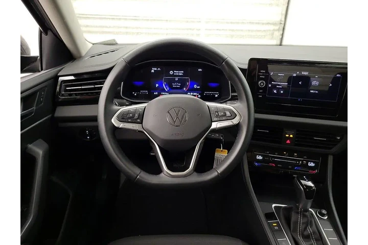 $21998 : Volkswagen Jetta 2025 S 4dr image 10