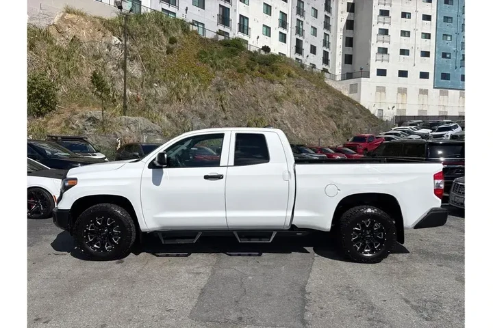 $39902 : Toyota Tundra 2020 4x4 SR5 4 image 3