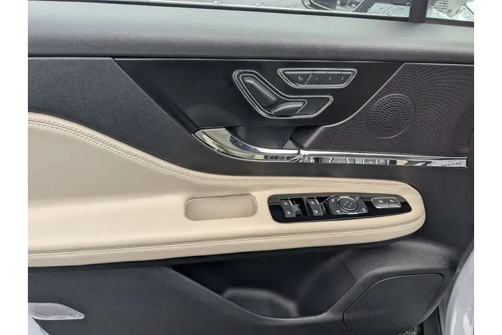 $39991 : Lincoln Corsair 2025 Premier image 8