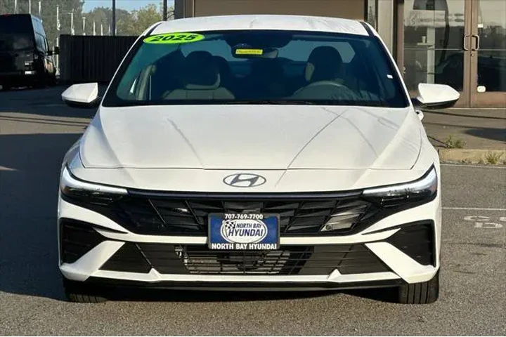 $22990 : Hyundai ELANTRA Hybrid 2025 image 9