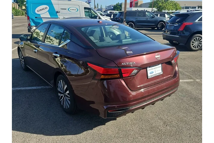 $18000 : Nissan Altima 2024 2.5 SV 4d image 6