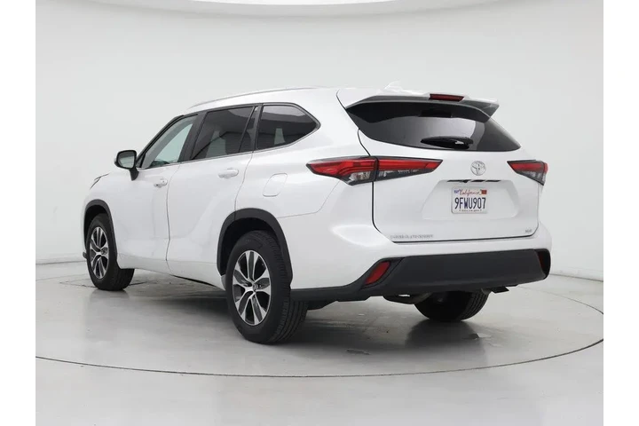 $35998 : Toyota Highlander 2023 XLE 4 image 2