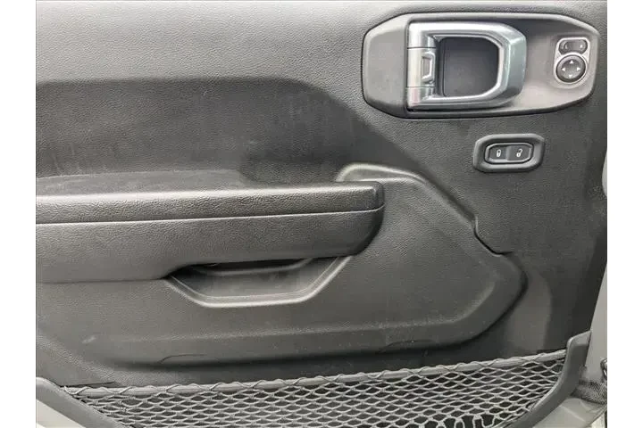 $26813 : Jeep Wrangler Unlimited 2022 image 9