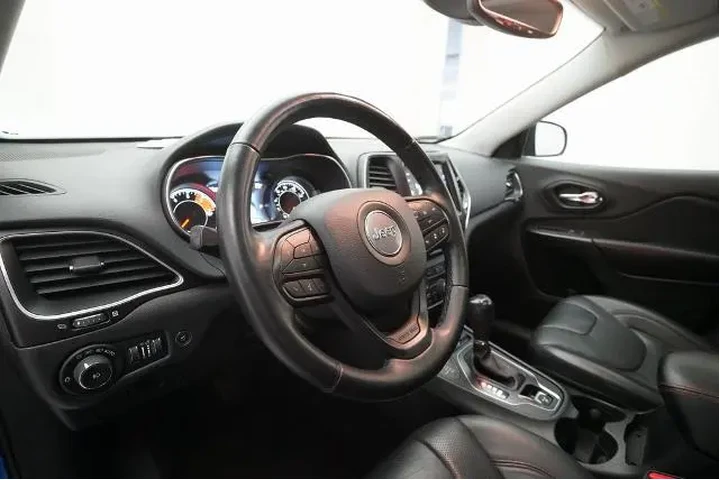 $21798 : Jeep Cherokee 2020 4x4 Trail image 8