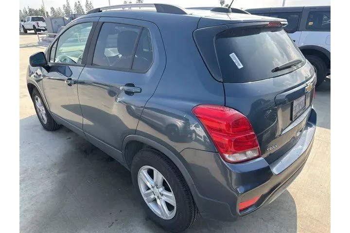 $16950 : Chevrolet Trax 2021 LT 4dr C image 2