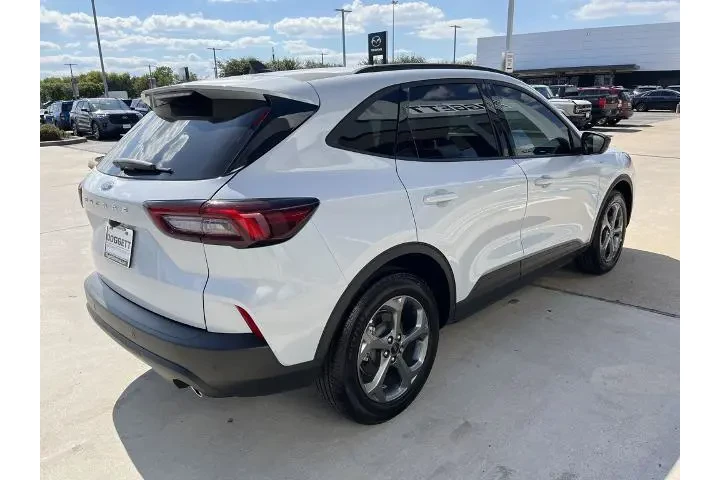 $26098 : Ford Escape 2025 ST-Line 4dr image 5