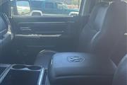 $25995 : 2014 RAM 1500 CREW CAB2014 RA thumbnail