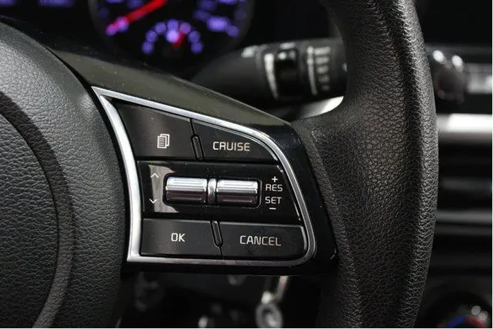 $14987 : Kia Forte 2020 LXS 4dr Sedan image 9