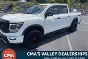 PRE-OWNED 2021 NISSAN TITAN P en Madison WV