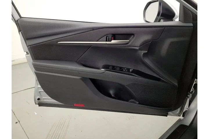 $25998 : Toyota Camry 2025 LE 4dr Sed image 4