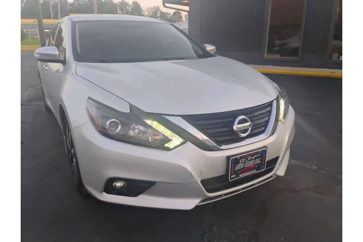 $11850 : 2018 Altima 2.5 SL image 1