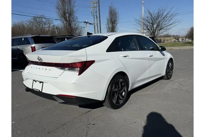 $20364 : Hyundai ELANTRA 2023 SEL 4dr image 3