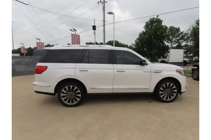 $28911 : Lincoln Navigator 2019 4x2 S image 8