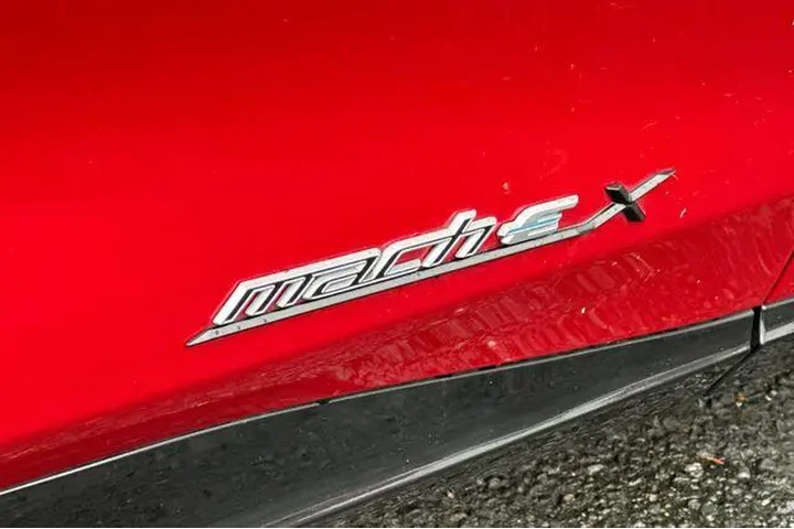 $25666 : Ford Mustang Mach-E 2023 Pre image 9