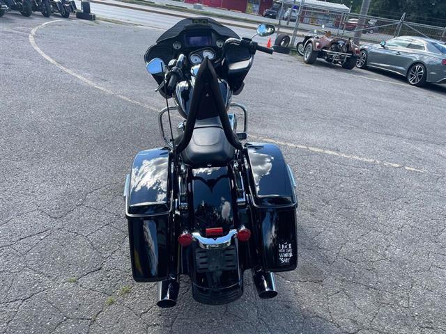 $16500 : 2020 Harley-Davidson Road Gli image 3