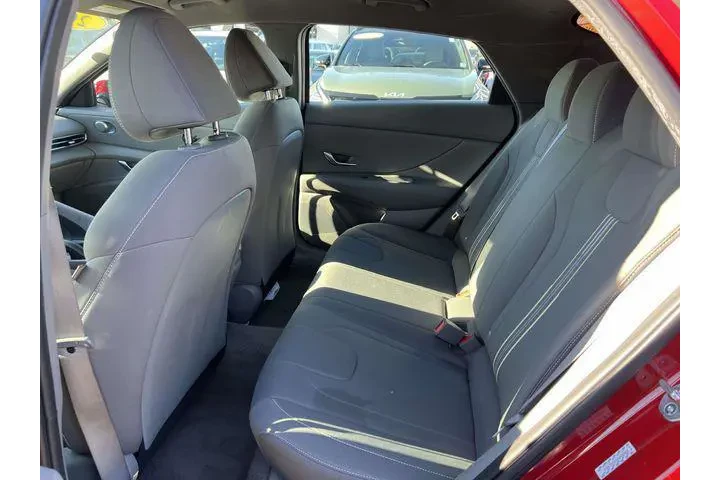 $18954 : Hyundai ELANTRA 2023 SEL 4dr image 10