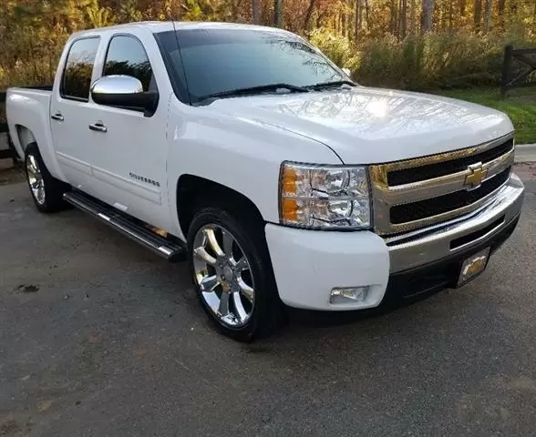 $6000 : 2011 CHEVROLET SILVERADO LT 4D image 2