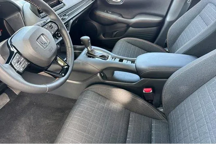 $28998 : Honda HR-V 2025 AWD Sport 4d image 10