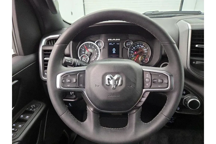 $34998 : Ram 1500 2025 4x2 Big Horn 4 image 10