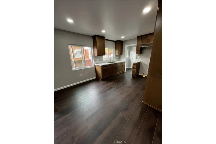 $1550 : Huntington Park - 3 Bed / 1 image 7