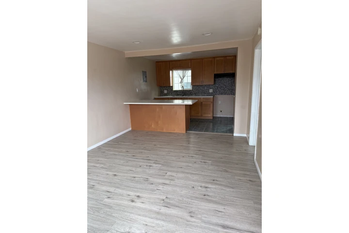 $1750 : DEPARTAMENTO DE RENTA image 1