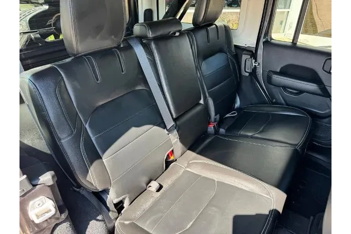 $36720 : Jeep Wrangler Unlimited 2022 image 9