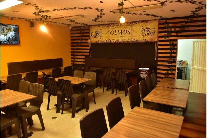 OLMOS PARRILLA RESTAURANTE image 8