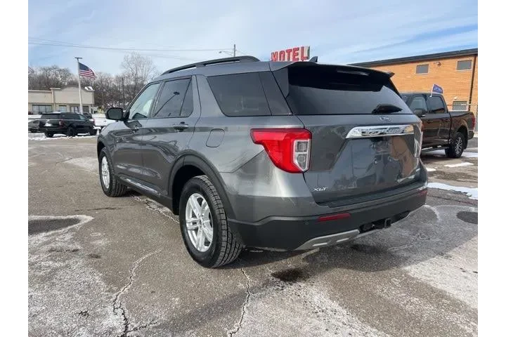 $28074 : Ford Explorer 2023 AWD XLT 4 image 6