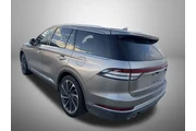 $34026 : Lincoln Aviator 2020 AWD Res thumbnail