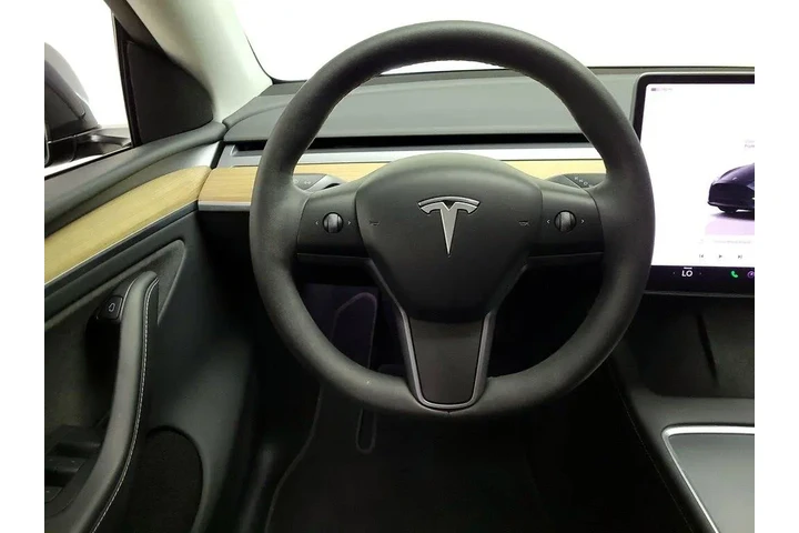 $36998 : Tesla Model Y 2024 AWD Long image 10
