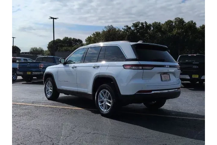 $32975 : Jeep Grand Cherokee 2024 4x4 image 6