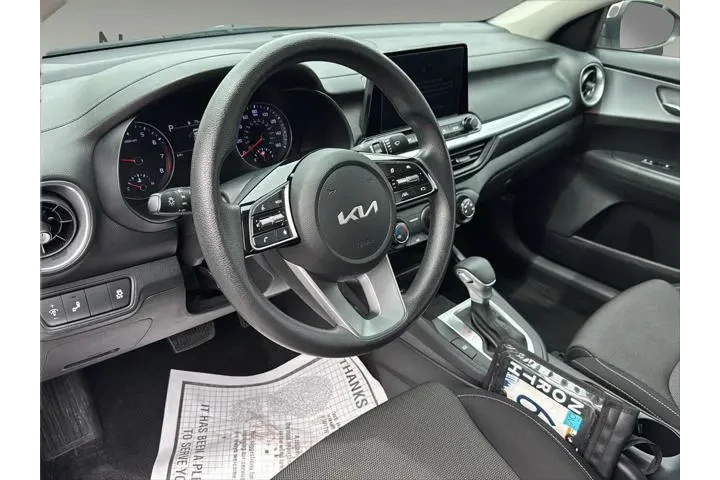 $17490 : Kia Forte 2024 LX 4dr Sedan image 10