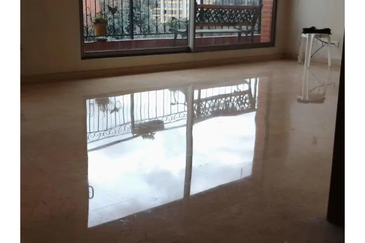 Lavado y encerado de pisos image 6