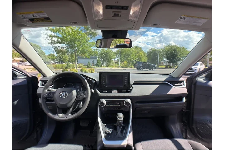 $32594 : Gold Certified2022 RAV4 Hybri image 4