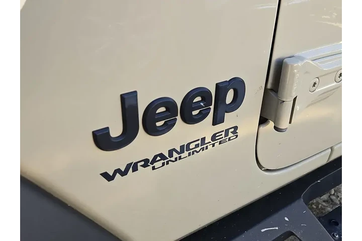 $27558 : Jeep Wrangler Unlimited 2022 image 9
