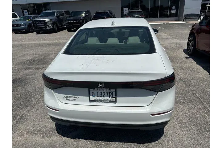 $25390 : Honda Accord 2023 LX 4dr Sed image 7