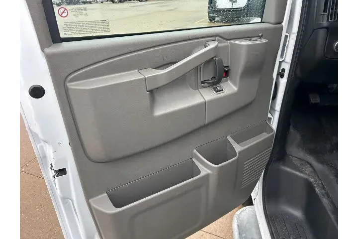 $33900 : GMC Savana 2024 2500 3dr Car image 9