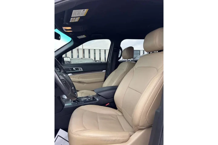 $13700 : 2016 Explorer Limited image 9