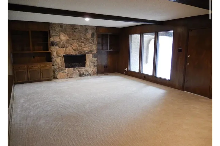 $1450 : Available Home in Dallas, TX image 2