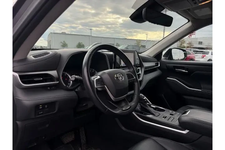 $33997 : Toyota Highlander 2023 AWD X image 10