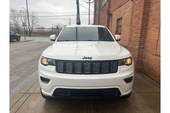 $19000 : 2018 Grand Cherokee Altitude image 9