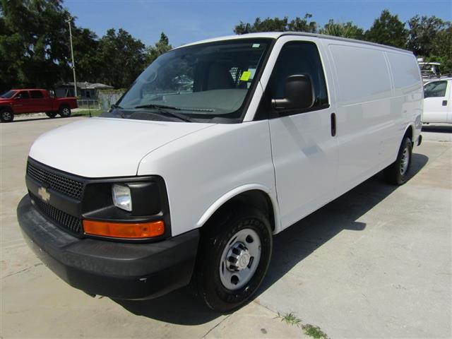 $17995 : 2015 G2500 Vans image 1